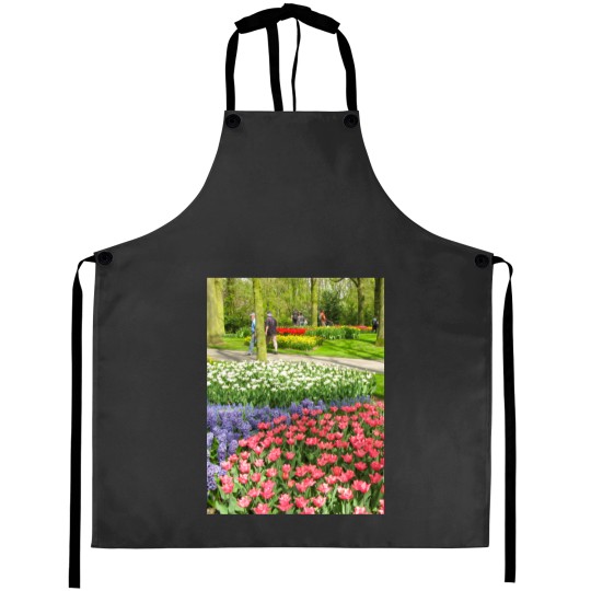 Discover Keukenhof Tulip Festival, Holland (17) Aprons