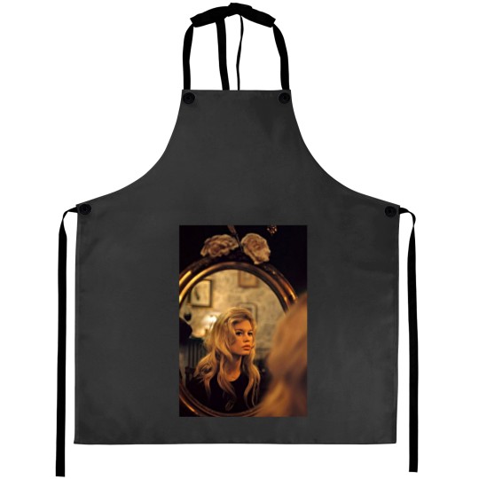 Discover Brigitte Bardot classic Aprons