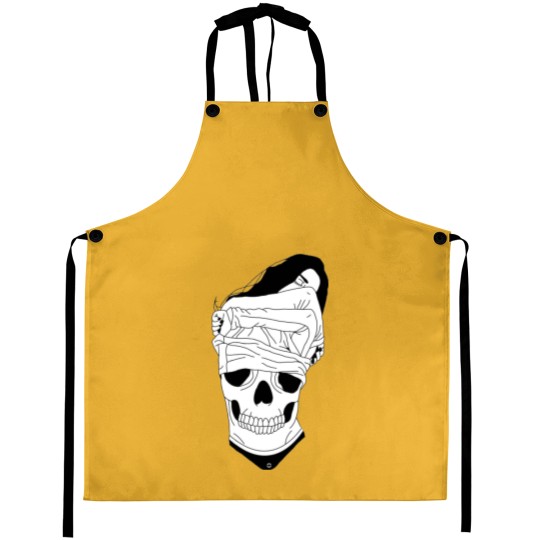 Discover LARGE TRIPLE SKULL GIRL Aprons