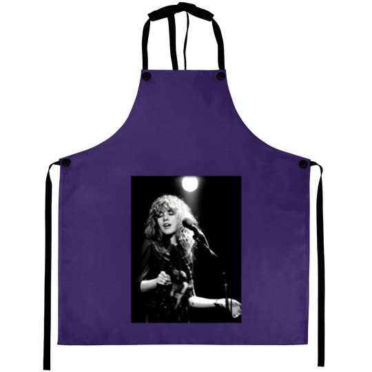 Discover Stevie Graphic Aprons, Nick tour