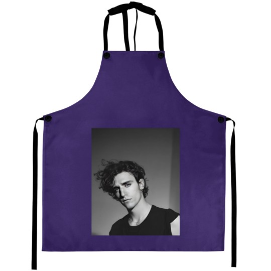 Discover Tamino Amir Aprons