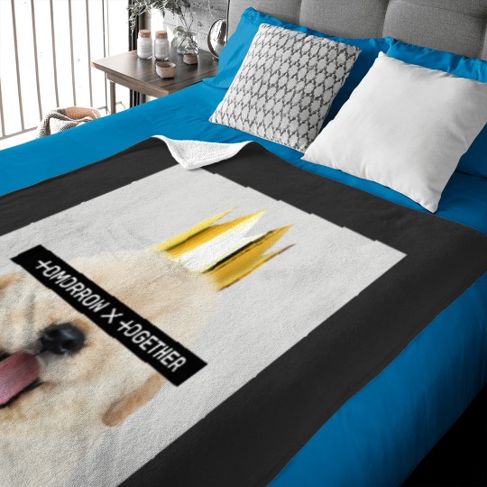 Discover Tomorrow X Together - Puppy Crown Baby Blankets