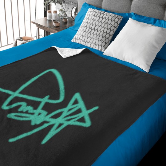 Discover MINA SIG Baby Blankets