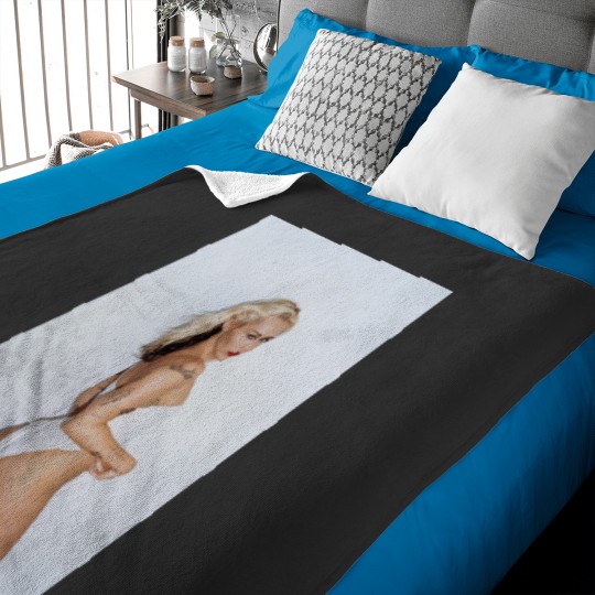 Discover Beautiful Portrait Miley Classic T-Shirt Baby Blankets