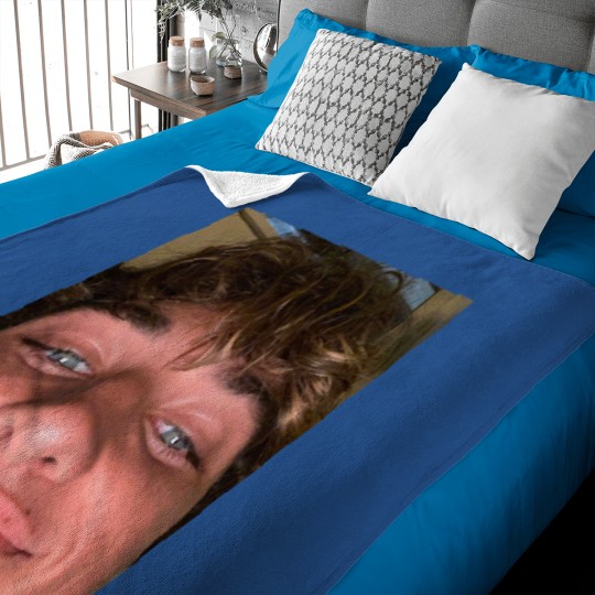 Discover Gavin casalegno Gavin casalegno Baby Blankets