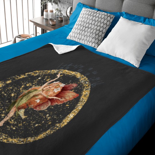Discover Fairy with blond hair in gold circle Fitted Baby Blankets