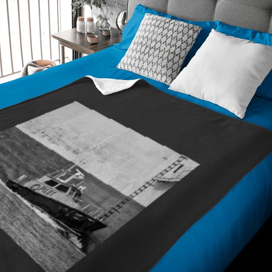 Discover Pilot Bost Helping Ship get into port Premium Scoop Baby Blankets