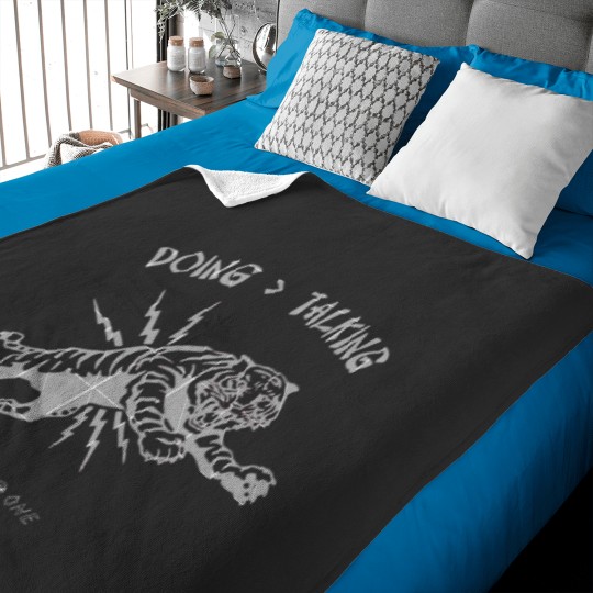 Discover BRAVO ONE TIGER SHIRT REPLICA sealss TEAM Baby Blankets