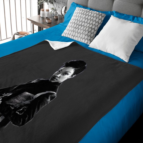 Discover startrek2020 Discovery Michael Burnham Circle Portrait Poster Classic T-Shirt Baby Blankets