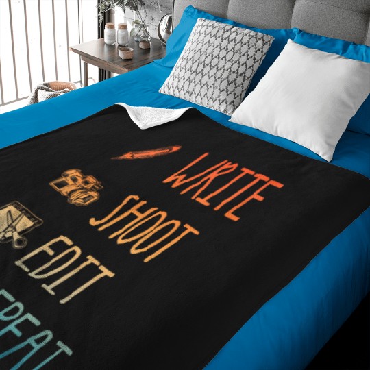 Discover Best Film Maker Art For Men Women Filmmaker Movie Director T-Shirt The Queen as Ziggy Stardust Baby Blankets