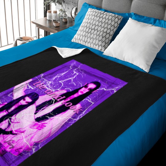 Discover zheani deign lie and look Baby Blankets