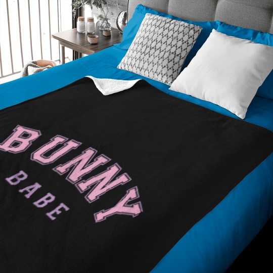 Discover Bunny-Babe-(Happy-Easter) T-Shirt Baby Blankets