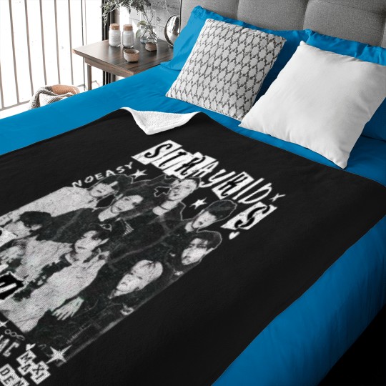 Discover Vintage Stray Kids World Tour 2025 Comfort Color Baby Blankets Maniac Kpop Concert Fan Made 2025 Baby Blankets