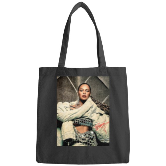 Discover Beyoncee Fashion With Signature Bags