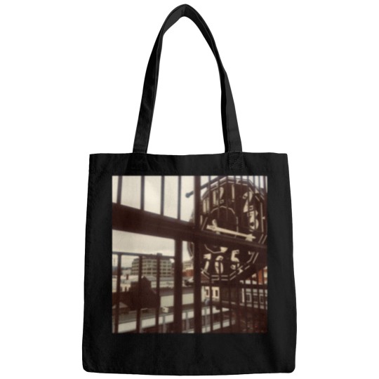 Discover Vintage Clock Bags