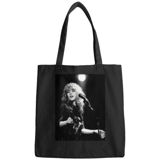 Discover Stevie Graphic Bags, Nick tour