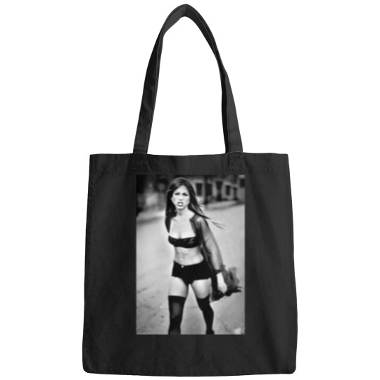 Discover Celebrating-The-Timeless-Style-Of-Jennifer-Aniston T-Shirt Bags