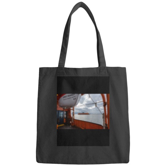 Discover The Staten Island Ferry Active Bags