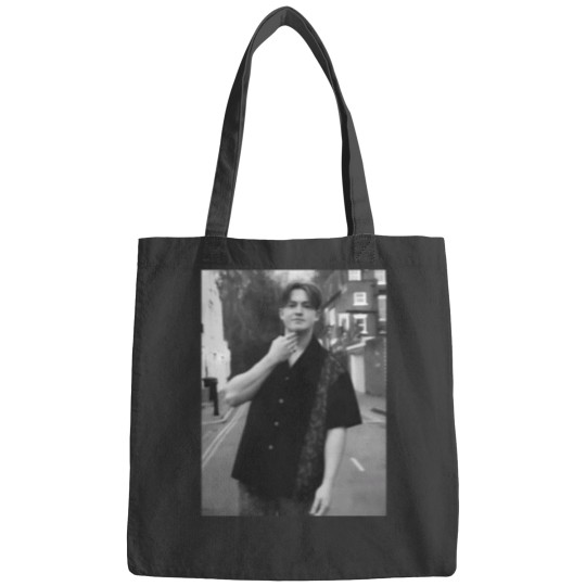 Discover kit connor Essential Bags