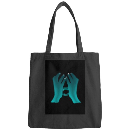 Discover VAMPYR Bags
