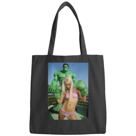 Discover Paris Hilton Bags