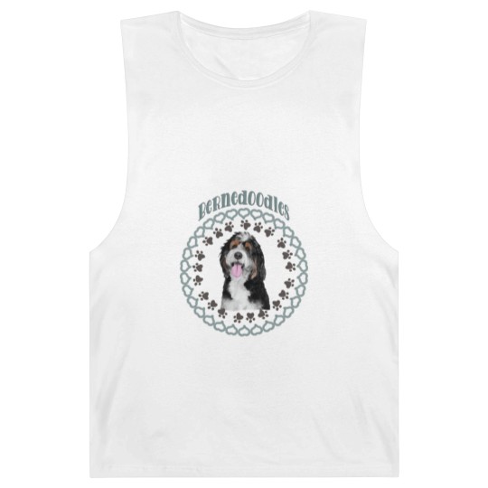 Discover Bernedoodles dog breed - Bernedoodle Dog - Barnard Tanks