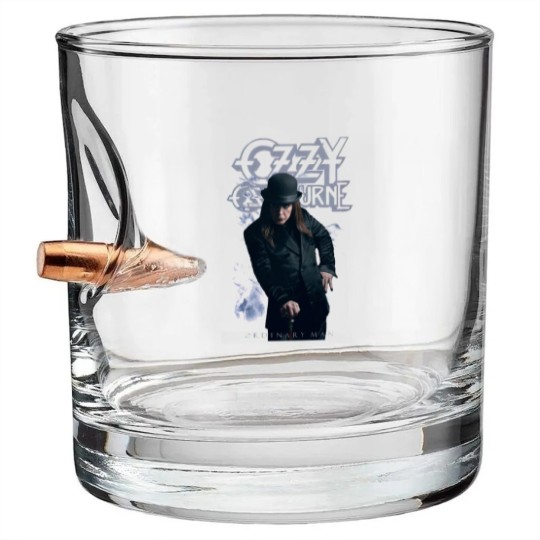 Discover Ozzy Osbourne Sängerin Liebhaber Bullet Whiskey Glasses: Gewhnlicher Mann stehend
