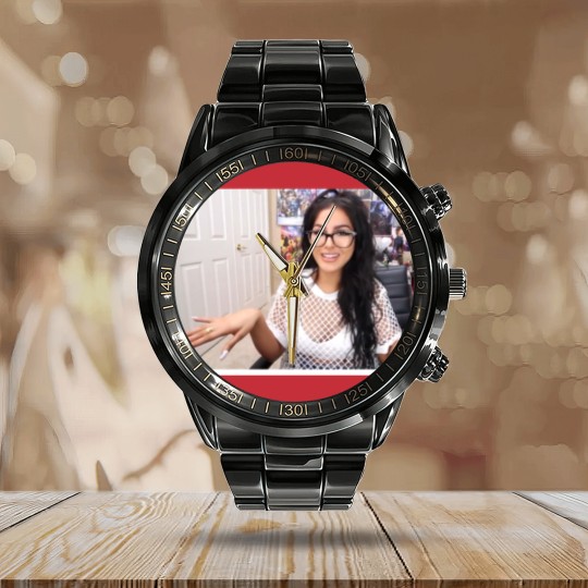 Discover Sssniperwolf Classic Calendar Steel Band Watch
