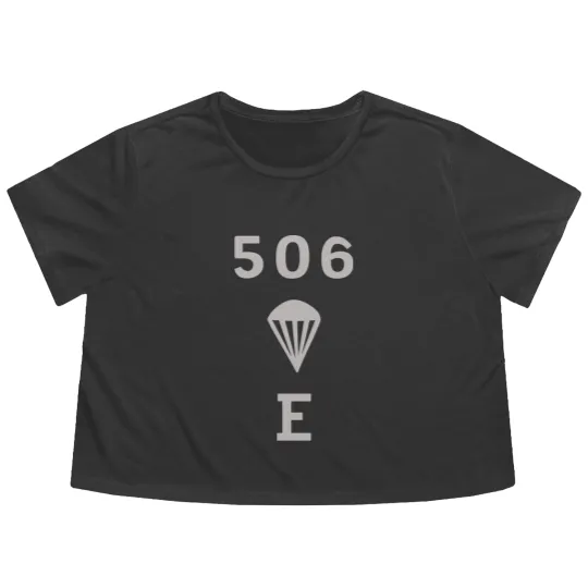 Discover WW2 506 pir Easy Company Flag - 506 Pir Easy Company - Flowy Cropped Tees