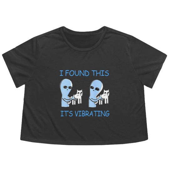Discover i found this it's vibrating funny aliens cats Flowy Cropped Tees