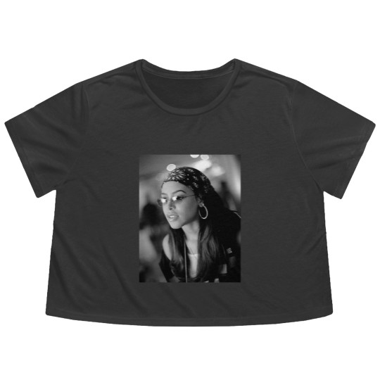 Discover Aaliyah Flowy Cropped Tees, Vintage Aaliyah Flowy Cropped Tees, Aaliyah retro music Flowy Cropped Tees