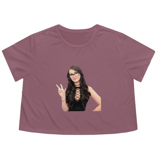Discover sssniperwolf Flowy Cropped Tees