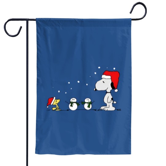Discover Snoopy Christmas Garden Flags