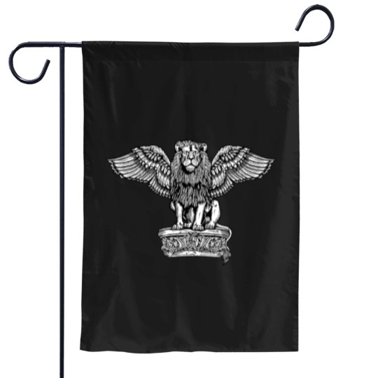 Discover Winged Lion Garden Flags