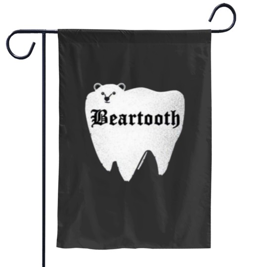 Discover beartooth 3 Garden Flags