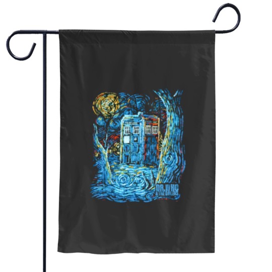 Discover Dr Who and the Daleks Mens Garden Flags Size M Short Sleeve Black