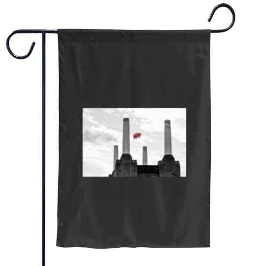 Discover PINK FLOYDss Pig at Battersea Garden Flags