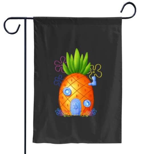 Discover Pineapplee under the sea Garden Flags