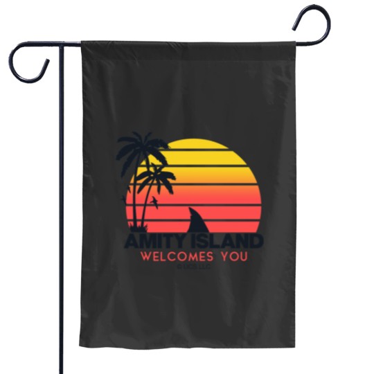 Discover Jaws moviee Amity Island welcomes you. Birthday party gifts. Officially licensed merch. Garden Flags
