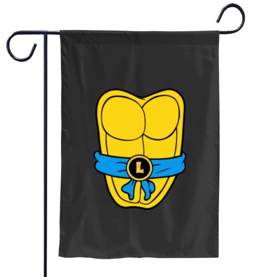 Discover Leonardo Essential Garden Flags