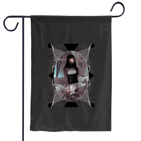 Discover IVE Leeseo Garden Flags