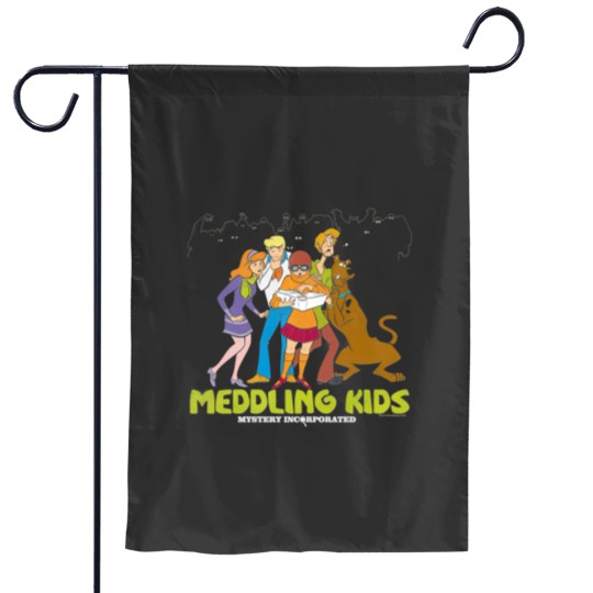 Discover Scooby-Doo Meddling Kids Pullover Garden Flags