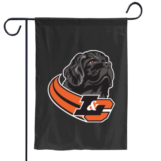 Discover Lewis & Clark College Pioneers Garden Flags