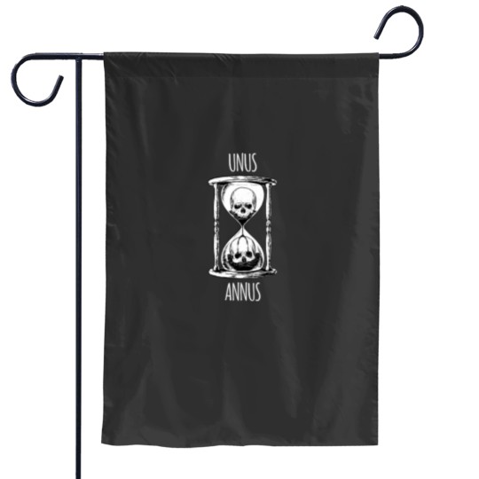 Discover Unus Annus Hourglass Garden Flag