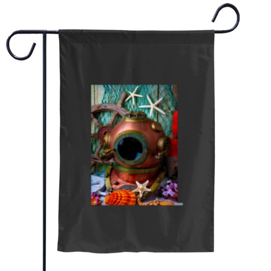 Discover Old Vintagess Divingss Helmet Garden Flags