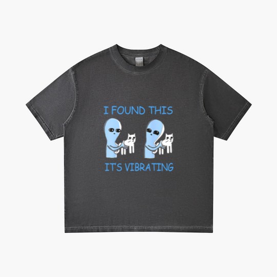 Discover i found this it's vibrating funny aliens cats Gradient T Shirts