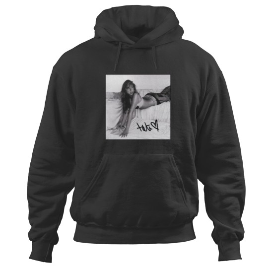 Discover Collection Greedy Tate McRae Hoodies