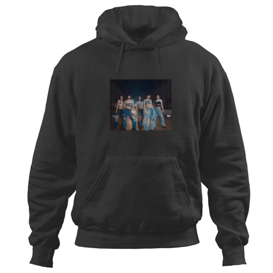 Discover (LE SSERAFIM)- UNFORGIVEN Hoodies
