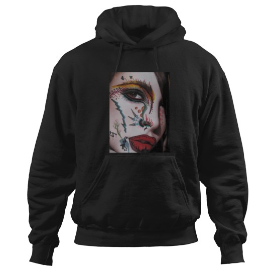 Discover Main Framed Hoodies
