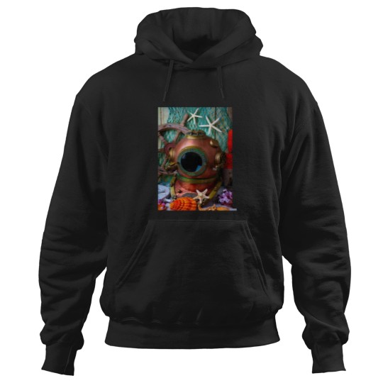 Discover Old Vintagess Divingss Helmet Hoodies